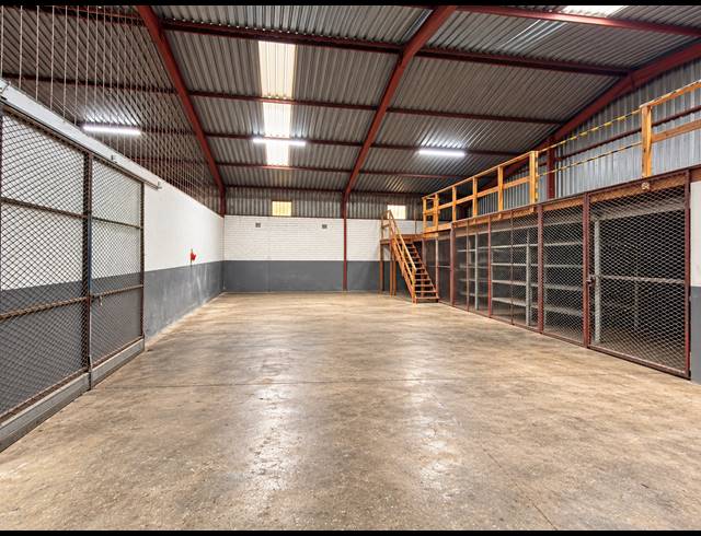 900M² WAREHOUSE TO LET IN MEISIES HALT